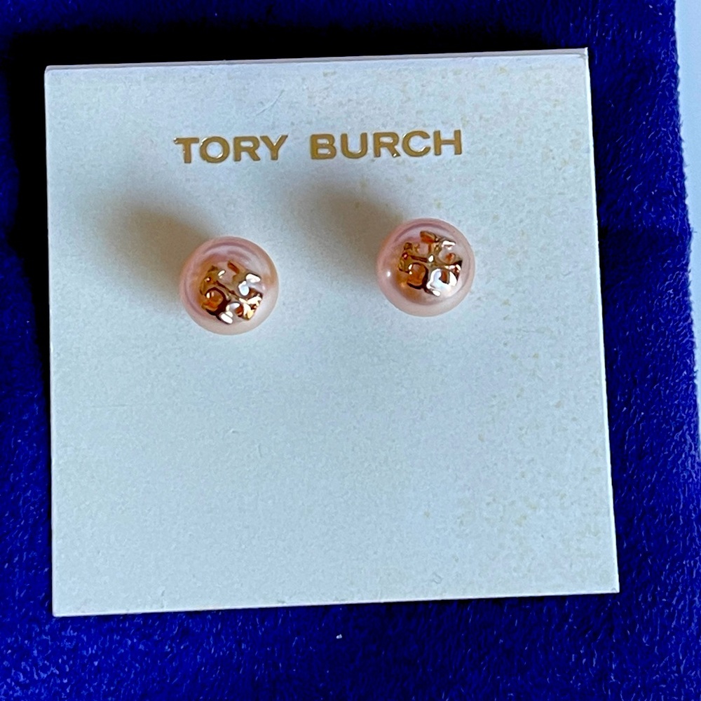 Tory Burch Pearl earring